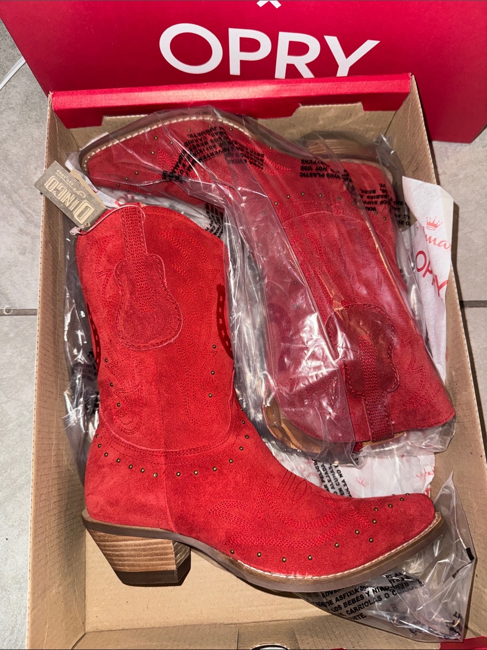 Hallmark Red Suede OPRY size 7M
